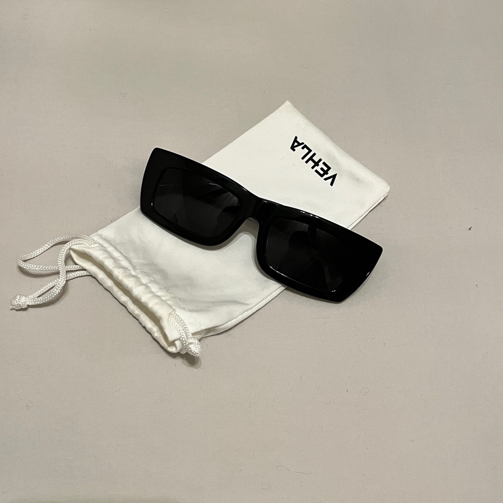 Vehla Black/Smoke Florence VS155 sunglasses